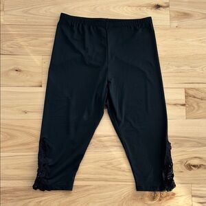 Amazon Detailed Lace Black Crop Leggings Size 1X
